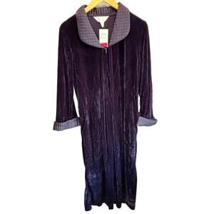 Vintage Diamond Tea NWT Navy Velour Zip Front Robe - size Small